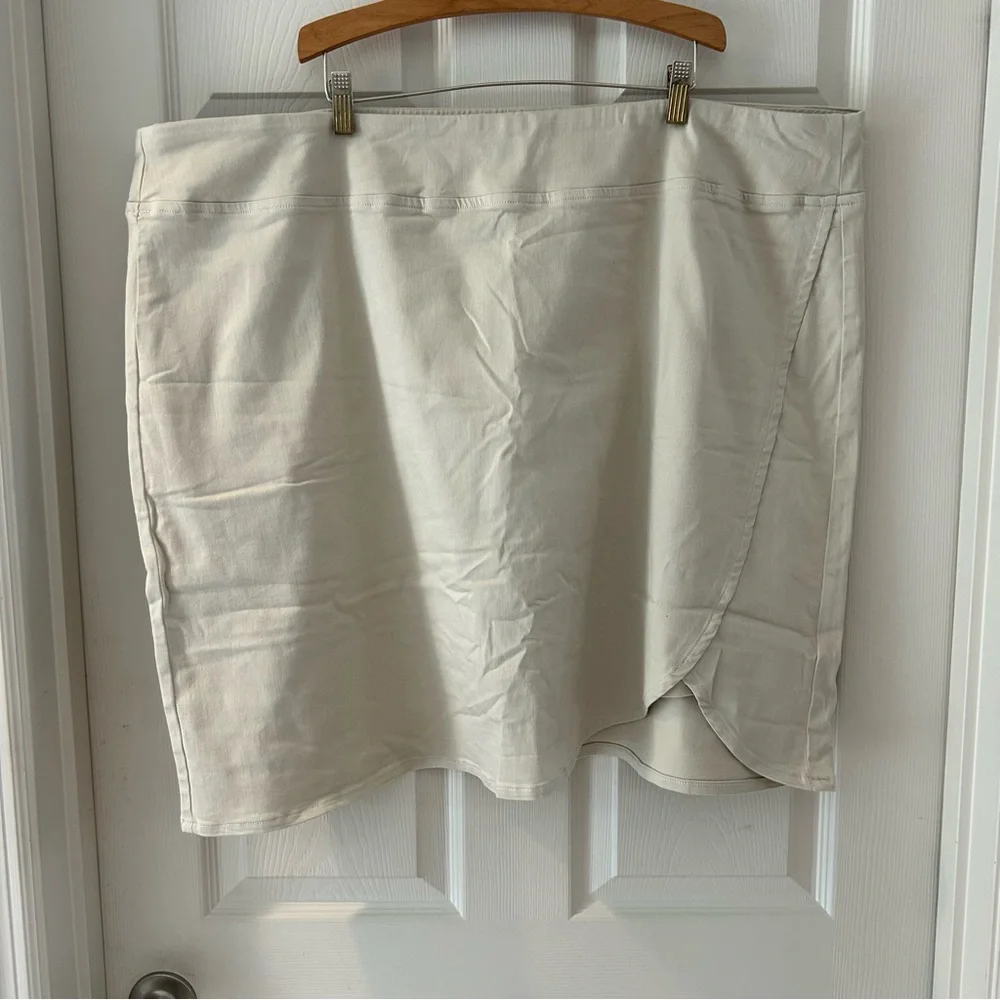 Belle by Kim Gravel Triple Luxe Knit Tulip Hem Skort Size 28W